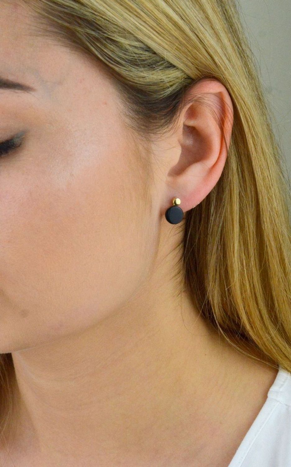 Kolczyki srebrne pozłacane z onyksem DZK256 ONX Z.  Kolczyki srebrne pozłacane. Kolczyki srebrne. Kolczyki srebrne z onyksem. Kolczyki srebrne idealne na prezent. Kolczyki srebrn.jpg